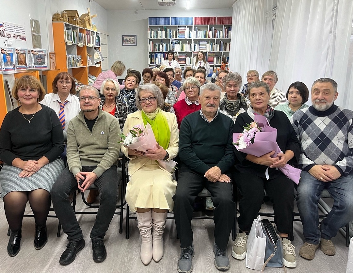 «Книжный ОКТЯБРЬский»: писатели в гостях у читателей
